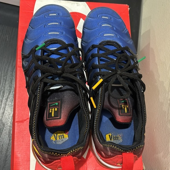 Nike VaporMax Plus in Blue and Red - Picture 2 of 9